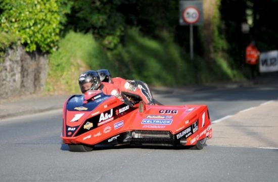 Kỉ lục tốc độ hạng solo bị phá vỡ tại iom tt 2015