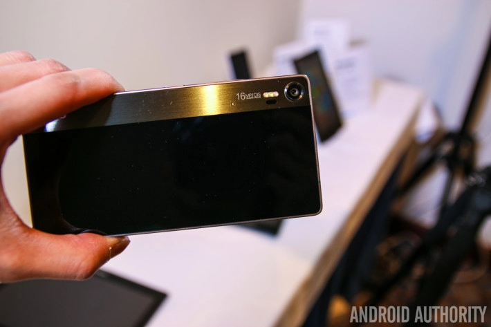 Lenovo vibe shot smartphone chuyên chụp ảnh với cấu hình 