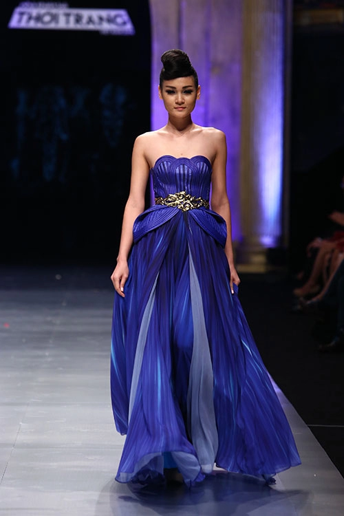 Lý giám tiền lên ngôi quán quân project runway 2014