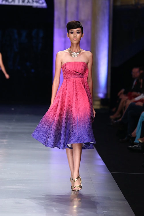 Lý giám tiền lên ngôi quán quân project runway 2014