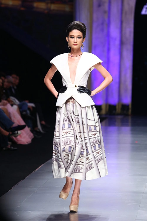 Lý giám tiền lên ngôi quán quân project runway 2014