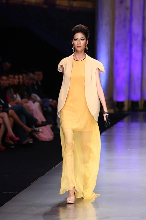 Lý giám tiền lên ngôi quán quân project runway 2014