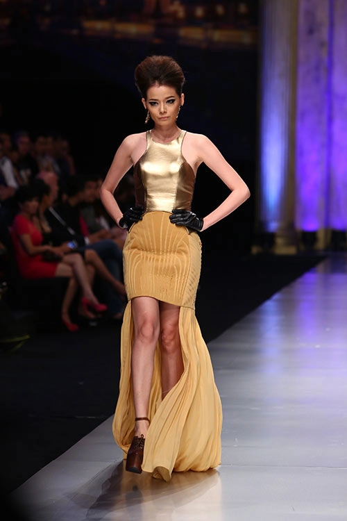 Lý giám tiền lên ngôi quán quân project runway 2014