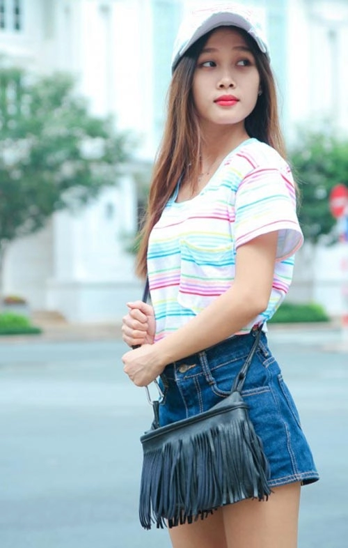 Mặc sooc jeans cạp cao cùng 5 gợi ý thú vị