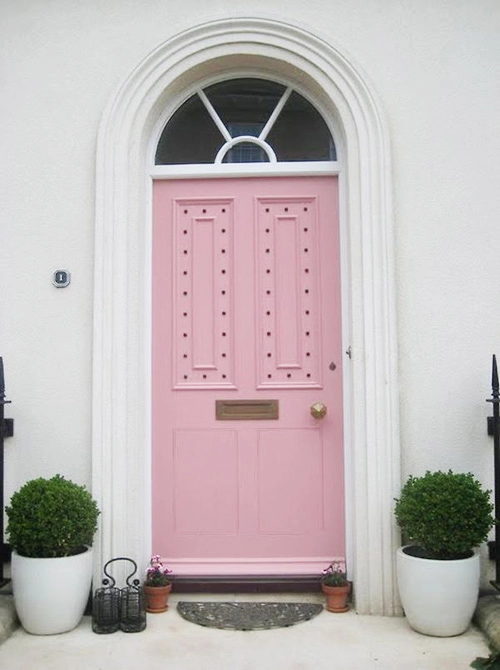 Mày mò sơn cửa đẹp cho hàng xóm lác mắt