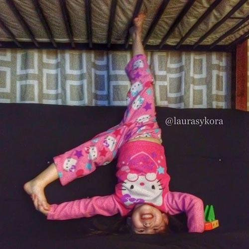 Mẹ 2 con dáng đẹp hơn mẫu nhờ yoga