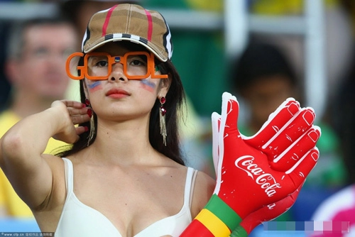 Ngất ngây vẻ đẹp của fan nữ hàn quốc tại world cup