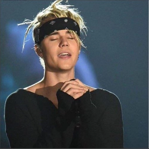 Người hâm mộ xót xa khi justin bieber quyết định xuống tóc