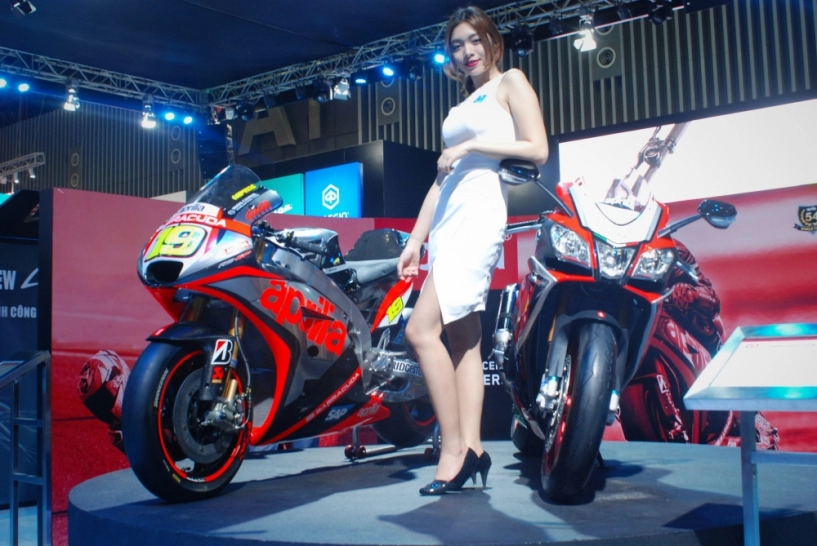 Những bóng hồng xinh đẹp tại triển lãm vietnam motorcycle show 2016