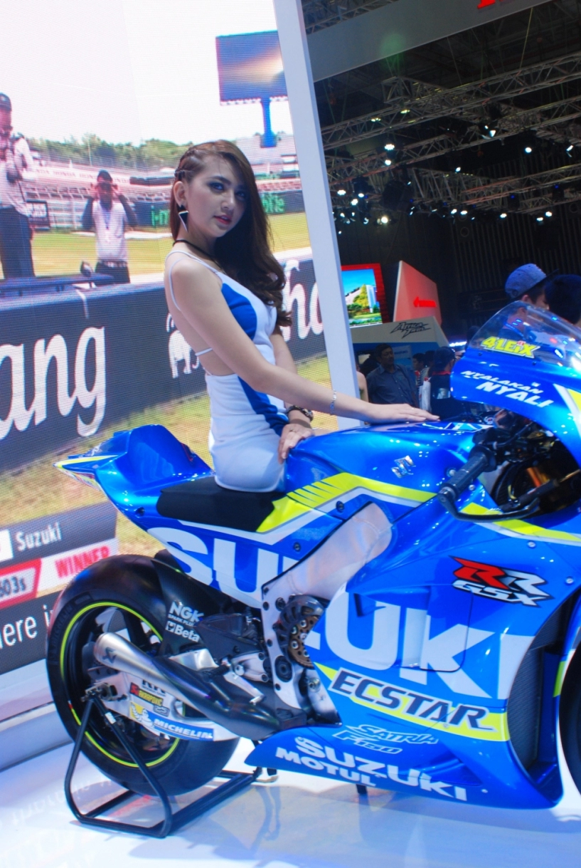 Những bóng hồng xinh đẹp tại triển lãm vietnam motorcycle show 2016