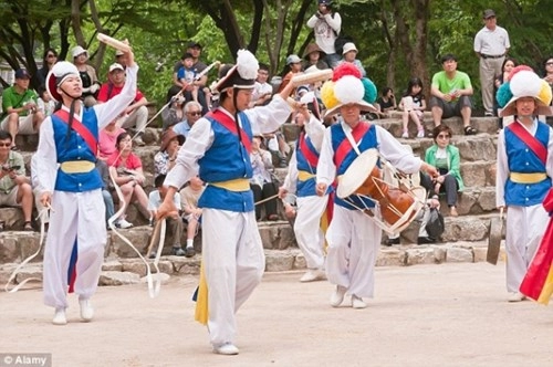 Những phong tục truyền thống kỳ lạ nhất thế giới do unesco bình chọn