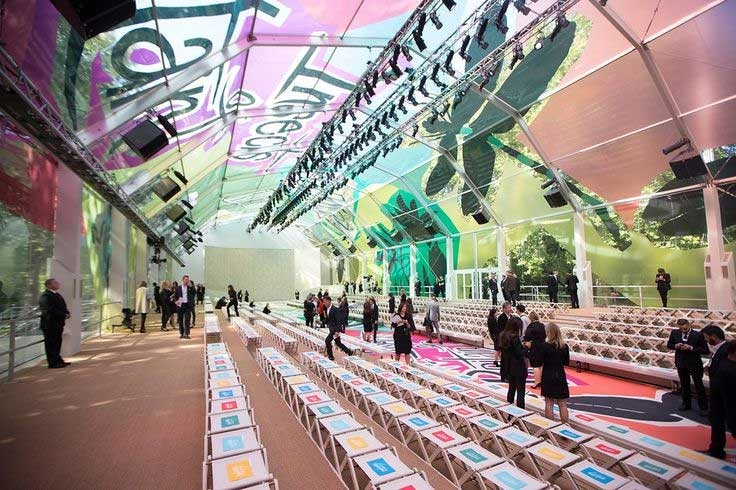 Những sàn catwalk siêu thực đỉnh nhất tại mùa mốt 2015