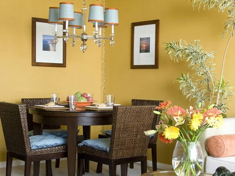 Phòng ăn xinh với sắc màu tươi trẻ