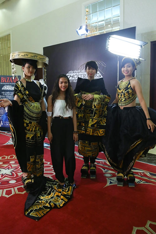 Project runway 2015 thí sinh đấu trí căng thẳng