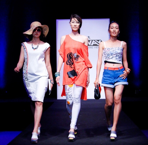 Project runway loại kép thí sinh vạch tội nhau