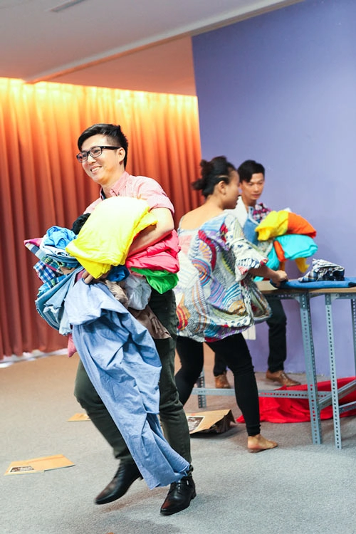 Project runway thí sinh căng thẳng chân dài thót tim