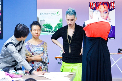 Project runway thí sinh căng thẳng chân dài thót tim