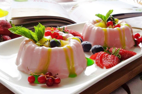 Pudding sữa dâu món ngon cho bé