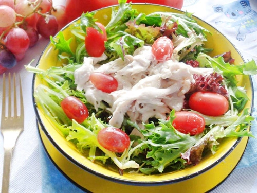 Salad ức gà sốt sữa chua ngon mà không béo