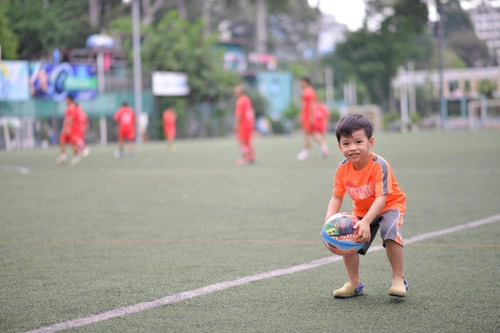 Siêu mẫu nhí an khánh là anh trai tốt bụng