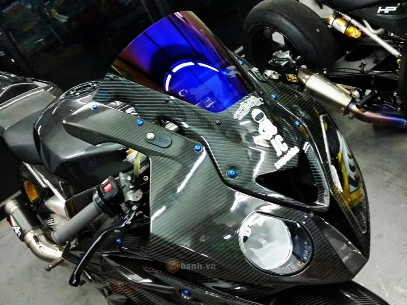 Siêu xe bmw hp4 trong bản độ full carbon đầy mê hoặc