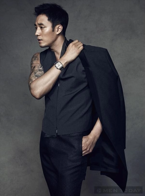 So ji sub xuất hiện nam tính và quyến rũ trên high cut