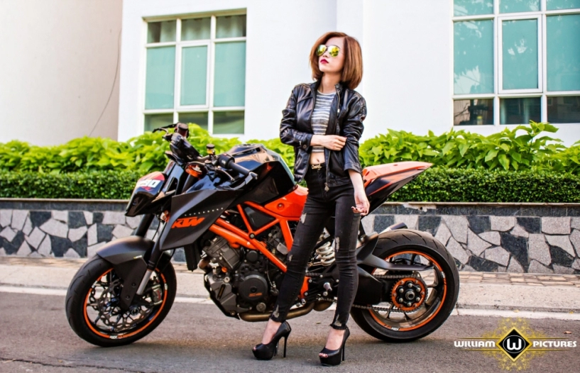 Song mã ktm 1290 super duke r tuyệt đẹp trong bộ ảnh thiên thần và ác quỷ tại việt nam