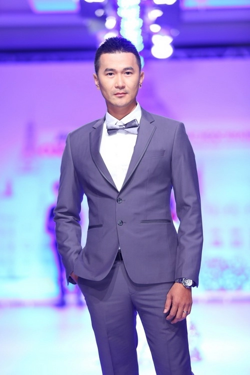 Thân thuy ha catwalk sau 7 năm gac kiêm