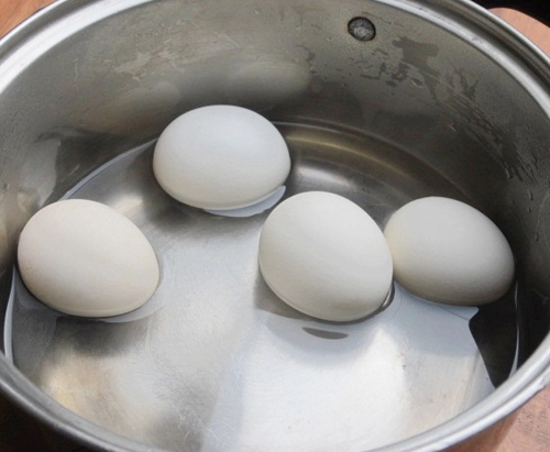 Thịt kho trứng đơn giản mà đưa cơm