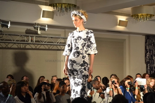 Thời trang việt tỏa sáng trên sàn london fashion week