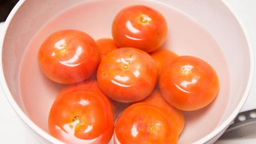 Thử làm cà chua ngâm muối
