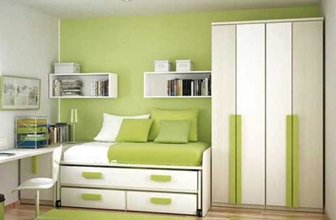 Trang trí phòng ngủ với tường màu xanh lá
