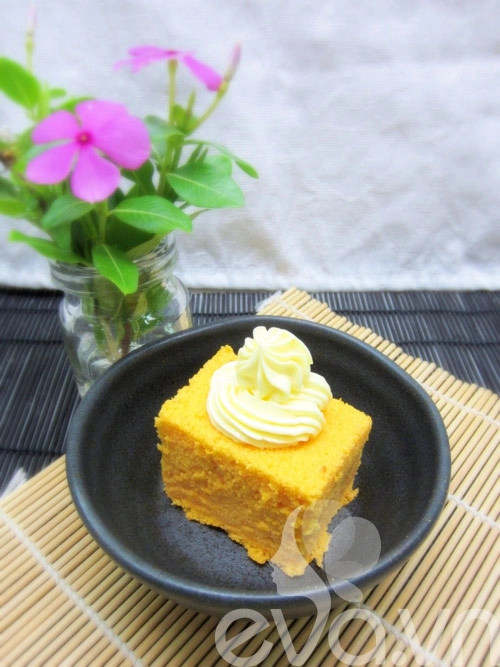 Tự làm bánh chiffon gấc siêu ngon