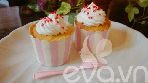 Tự làm bánh cupcake dễ thương