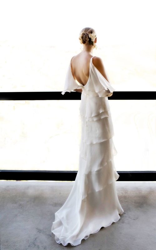 Váy cưới đơn giản vẫn đẹp lộng lẫy