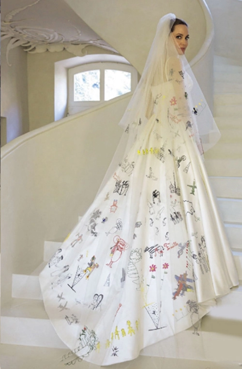 Váy cưới ngân khánh mượn ý tưởng từ angelina jolie