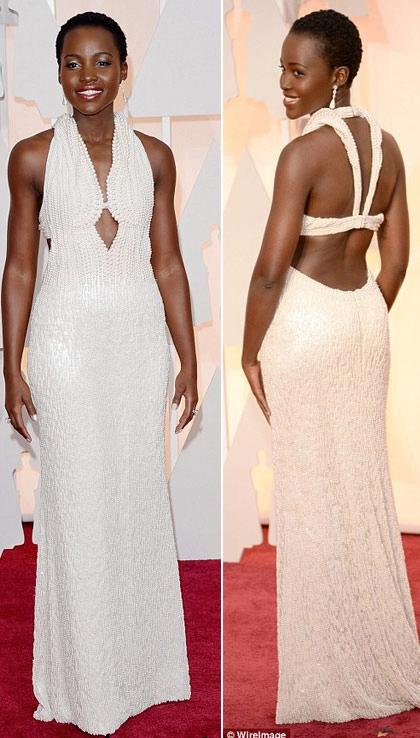 Váy mất cắp của lupita nyongo được trả lại vì ngọc trai giả