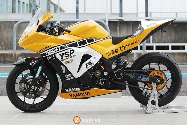 Vẻ đẹp hút hồn của yamaha r3 độ theo phong cách xe đua yzr-m1