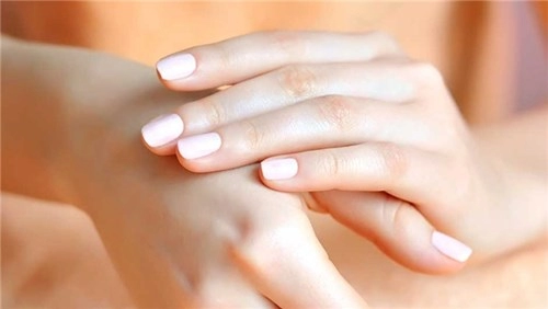 Vì sao da tay bạn thường nhăn sau khi tắm