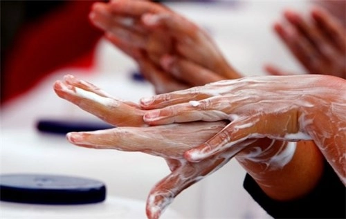 Vì sao da tay bạn thường nhăn sau khi tắm