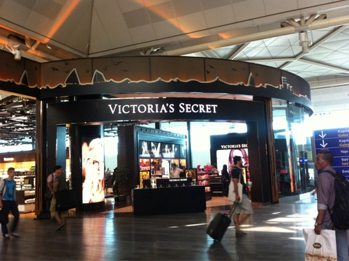 Vì sao phụ nữ mê mẩn victorias secret