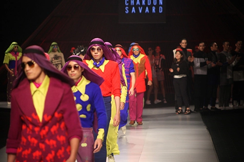 Vifw 2014 hoa mắt với váy độc đáo cho nam giới