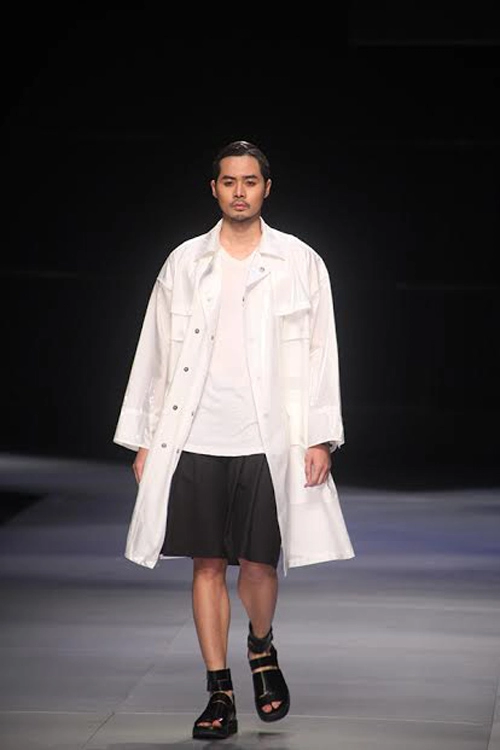 Vifw 2014 hoa mắt với váy độc đáo cho nam giới