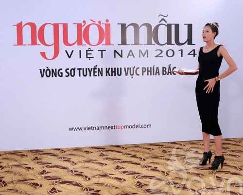 Vntm 2014 thí sinh nam bất ngờ cầu hôn giám khảo