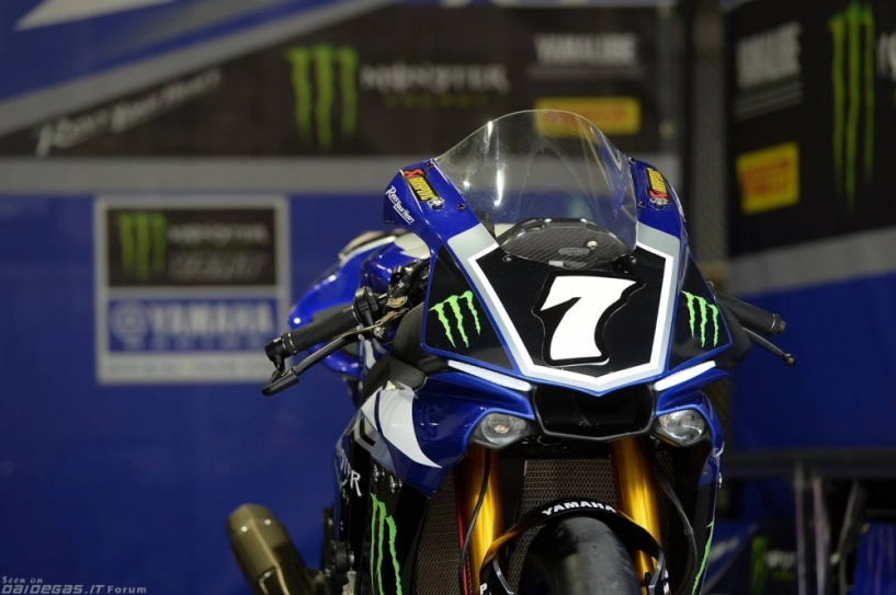 Yamaha r1 2015 bản đua của monster energy