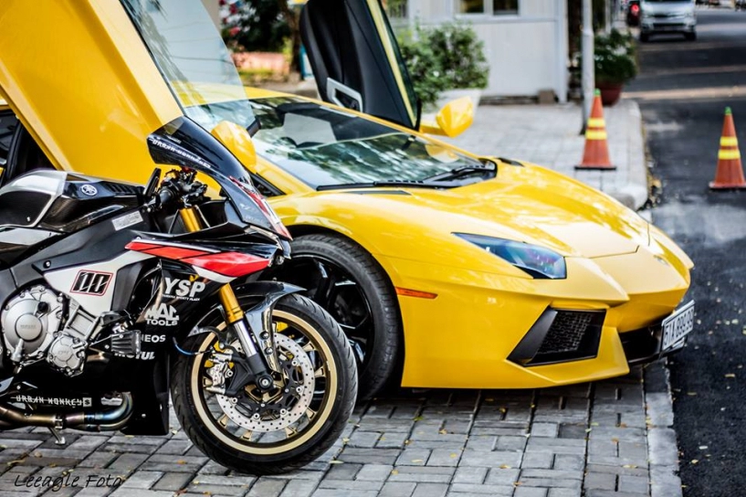 Yamaha r1 2015 đọ dáng cùng lamborghini aventador tại việt nam