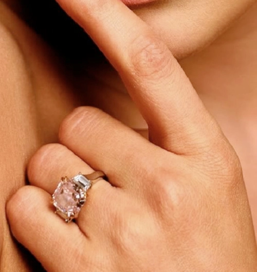 10 chiếc nhẫn cưới độc nhất vô nhị của sao
