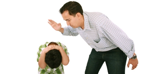 5 tật xấu của cha mẹ việt khi dạy con làm hư trẻ