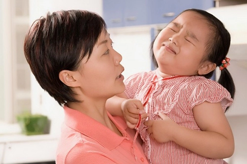 5 thói xấu điển hình của trẻ mẹ phải uốn ngay kẻo muộn