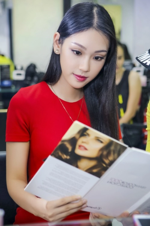 Á khôi phương linh cực trẻ trung với tóc mới